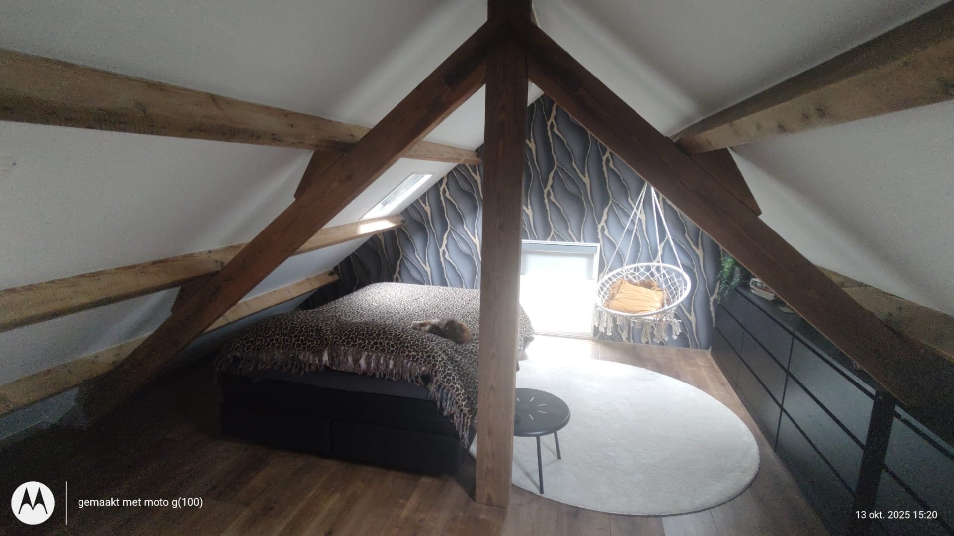 Slaapkamer met verduisterend zonwerend raam